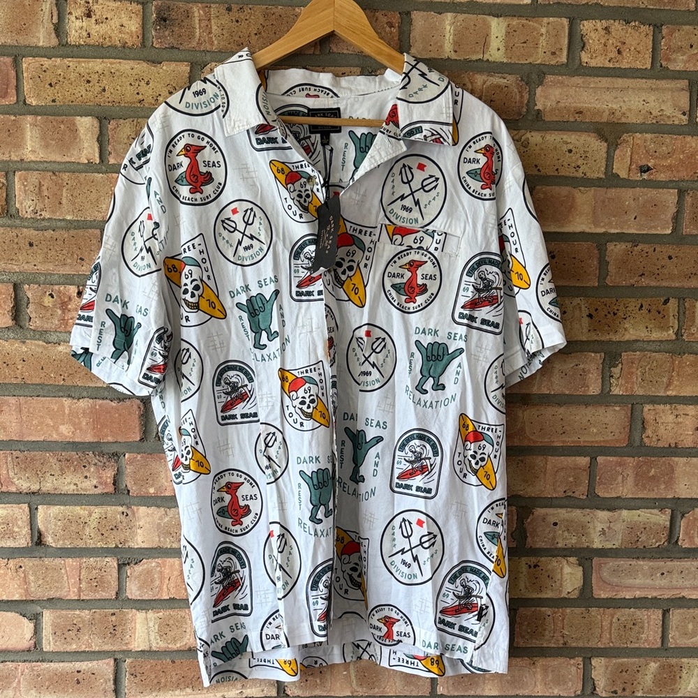 NWT Men’s Short Sleeve Button Down